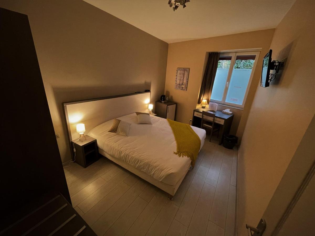 Hotel-Restaurant Des Voyageurs Le Cheylard Luaran gambar