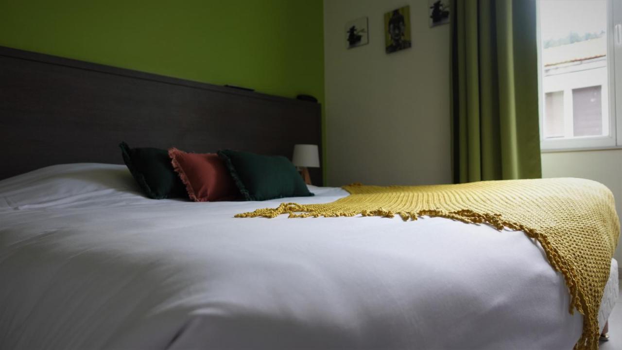 Hotel-Restaurant Des Voyageurs Le Cheylard Luaran gambar