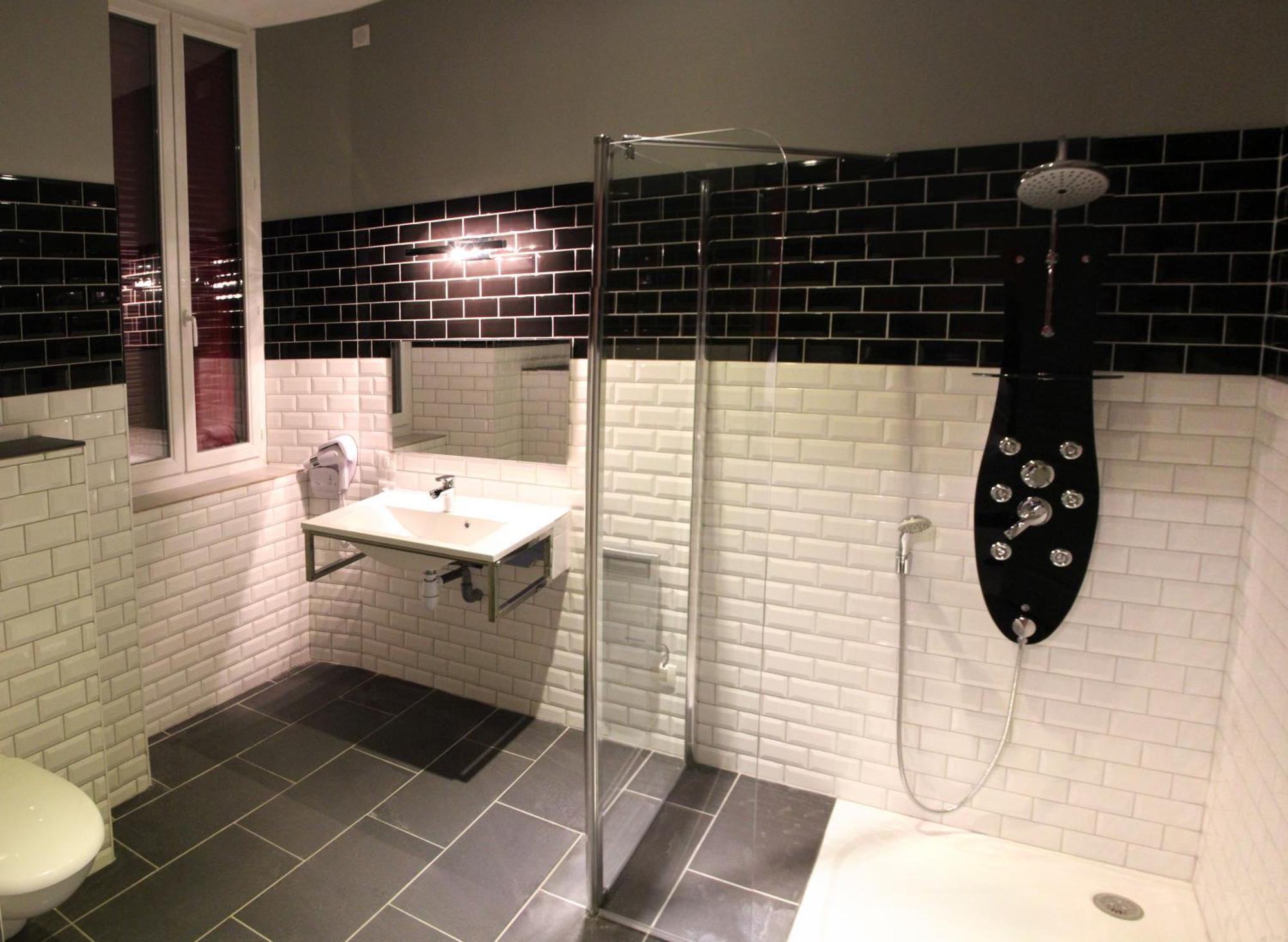 Hotel-Restaurant Des Voyageurs Le Cheylard Luaran gambar